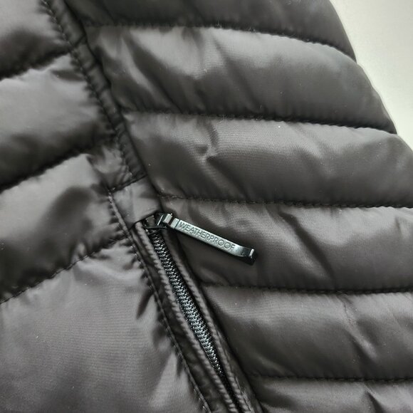 Weatherproof black sleeveless puffer vest - Picture 4 of 9